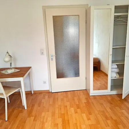 Private Apartments With Direct Subway Entrance Fuerth Exterior photo