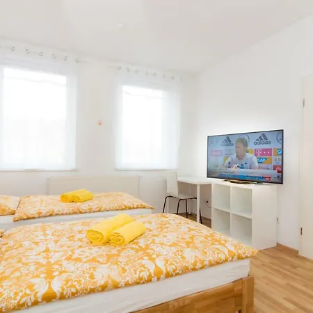 Private Apartments With Direct Subway Entrance Fuerth Exterior photo