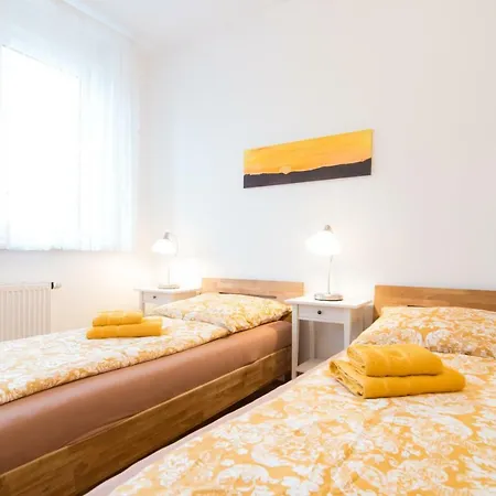 Private Apartments With Direct Subway Entrance Fuerth Exterior photo