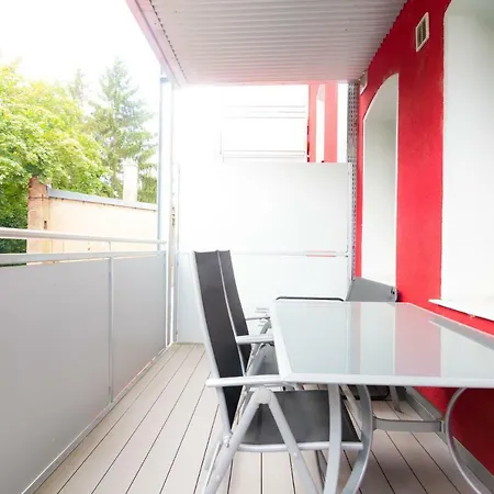 Private Apartments With Direct Subway Entrance Fuerth Exterior photo