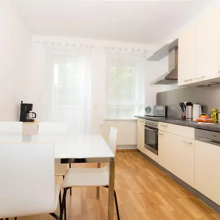 Private Apartments With Direct Subway Entrance Fuerth Exterior photo