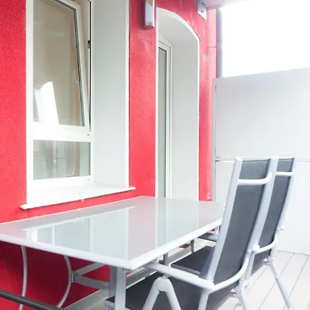 Private Apartments With Direct Subway Entrance Fuerth Exterior photo