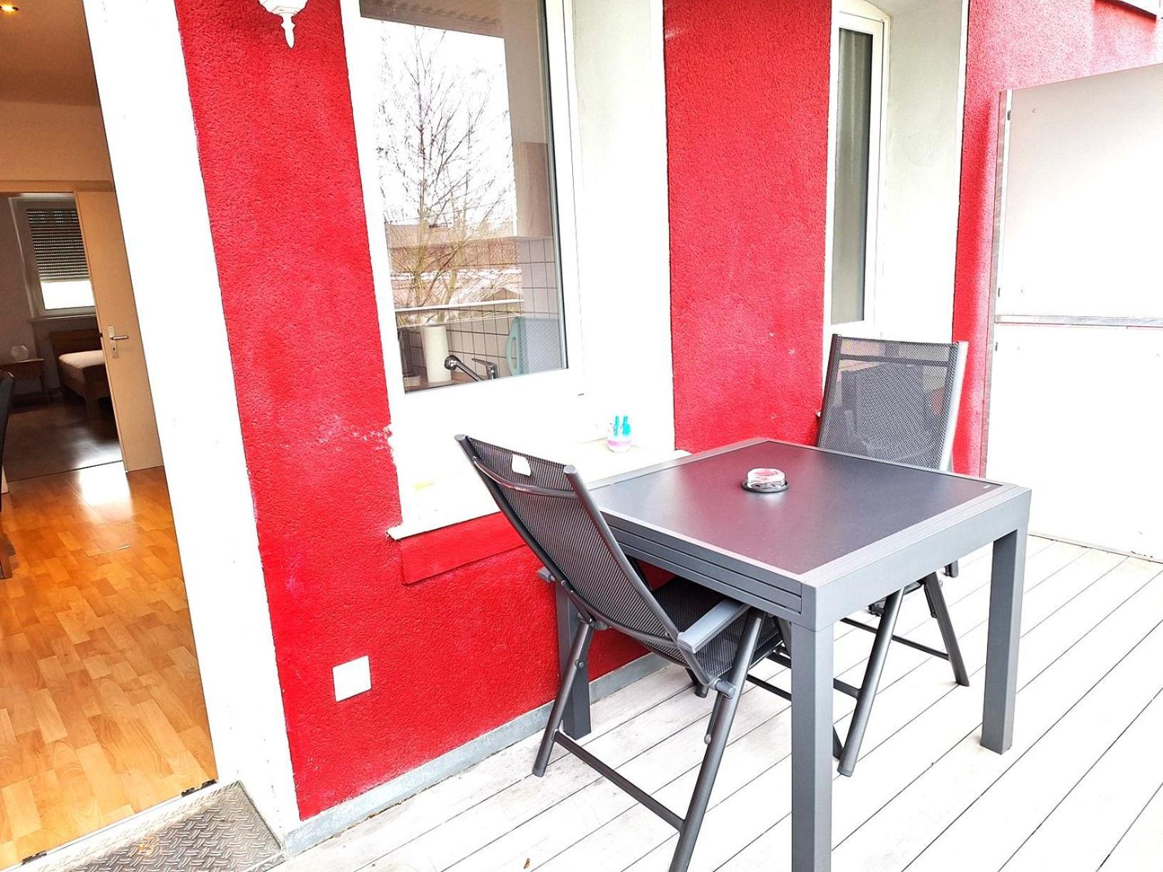 Apartment Private With Direct Subway Entrance