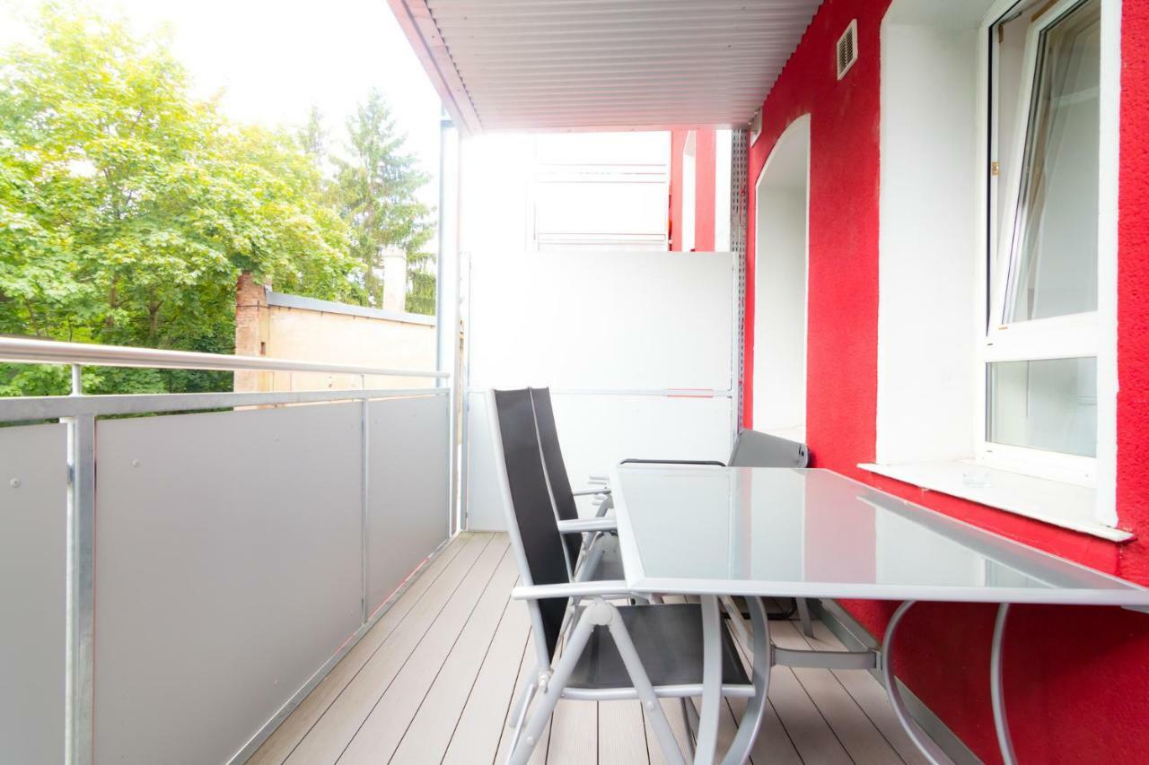 Private With Direct Subway Entrance Apartment